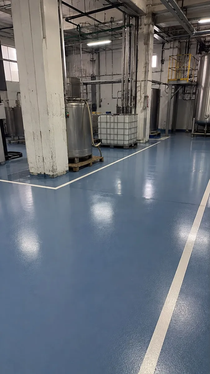 Self leveling epoksi zemin kaplama — uygulama detayı